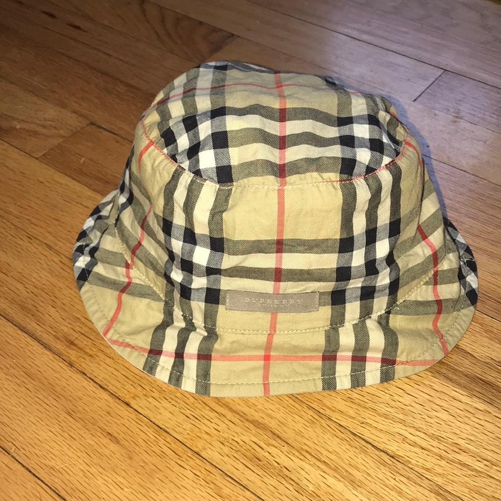 Burberry hat
